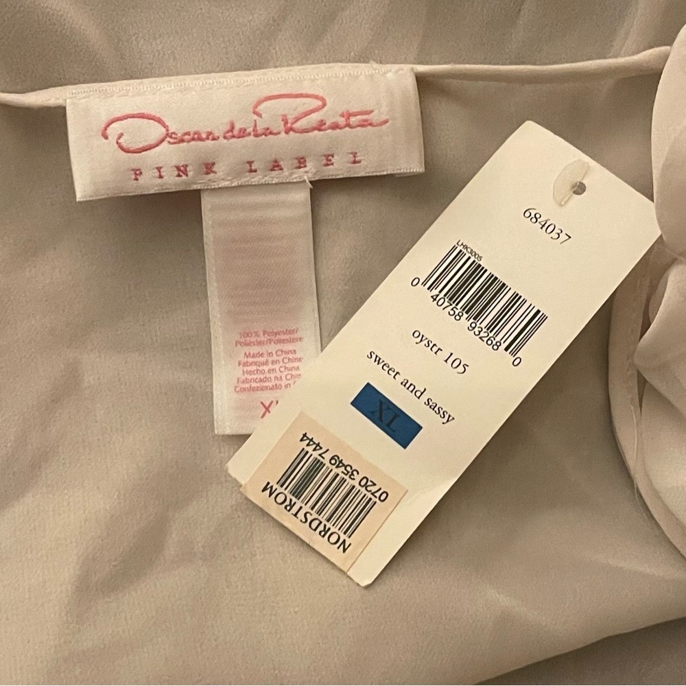 Oscar de la Renta Pink Label  Ivory Robe and Chemise Set - Picture 12 of 12